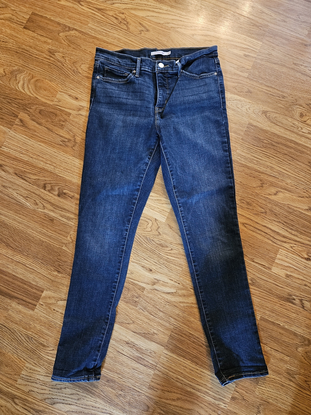 Levi's Women's Dark Blue 311 Shaping Skinny Jeans Size 31